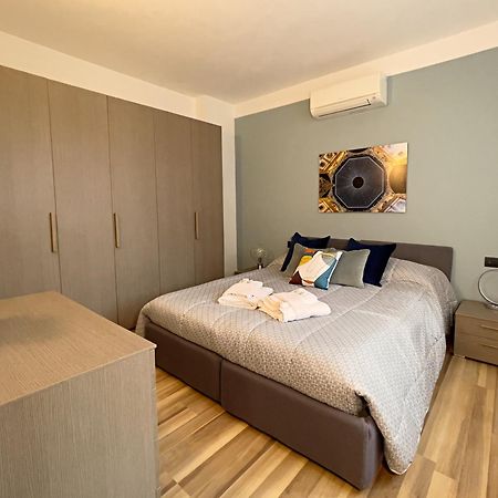 Rentopolis Apartments - Palazzo Candiani Милано Екстериор снимка