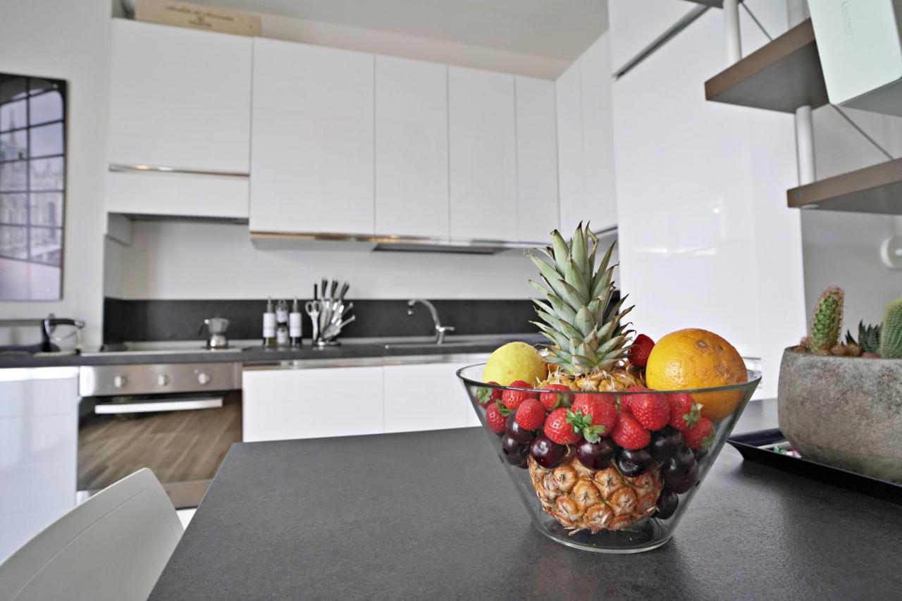 Rentopolis Apartments - Palazzo Candiani Милано Екстериор снимка