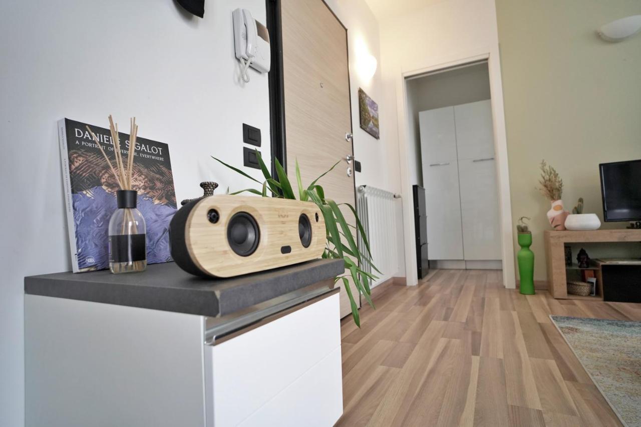 Rentopolis Apartments - Palazzo Candiani Милано Екстериор снимка