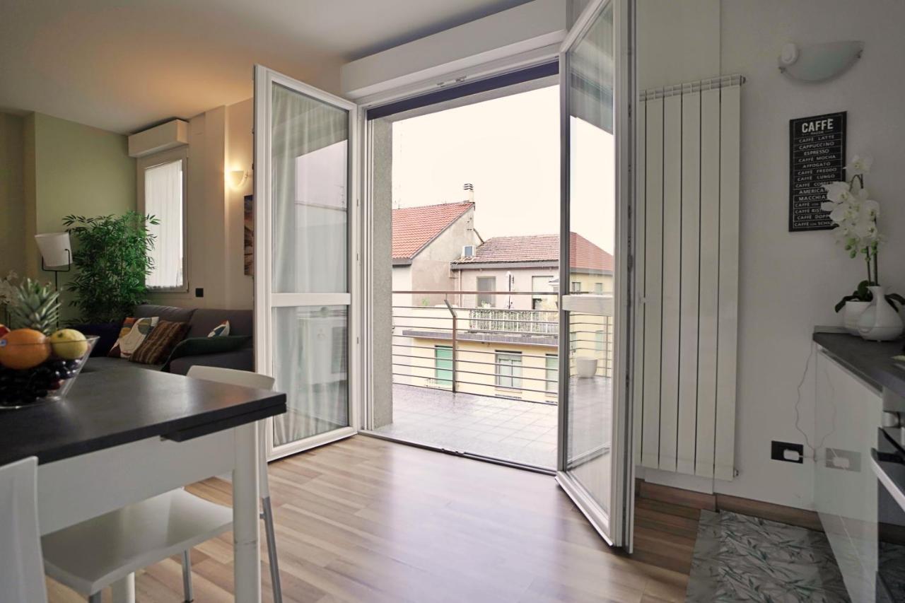 Rentopolis Apartments - Palazzo Candiani Милано Екстериор снимка