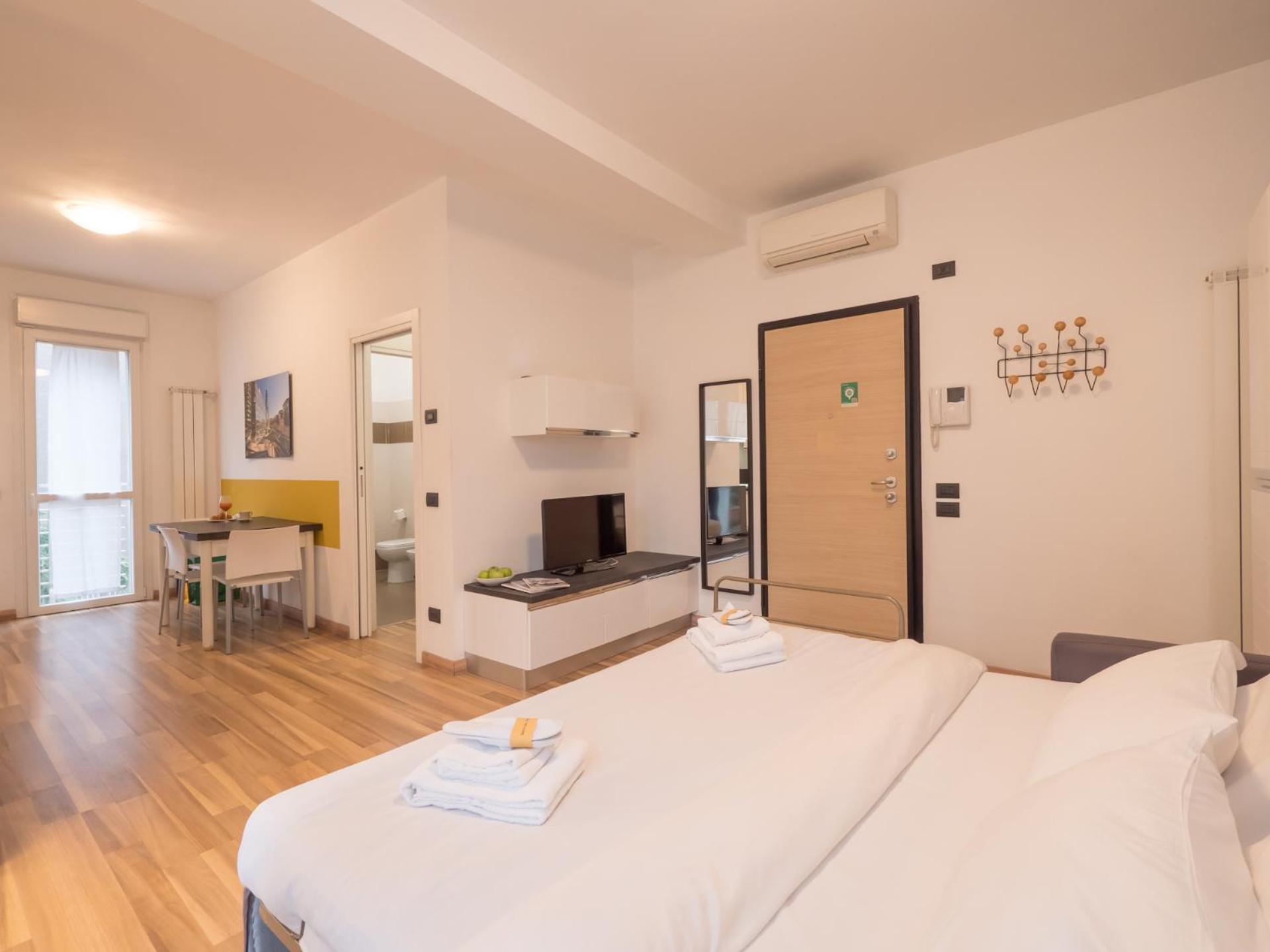 Rentopolis Apartments - Palazzo Candiani Милано Екстериор снимка