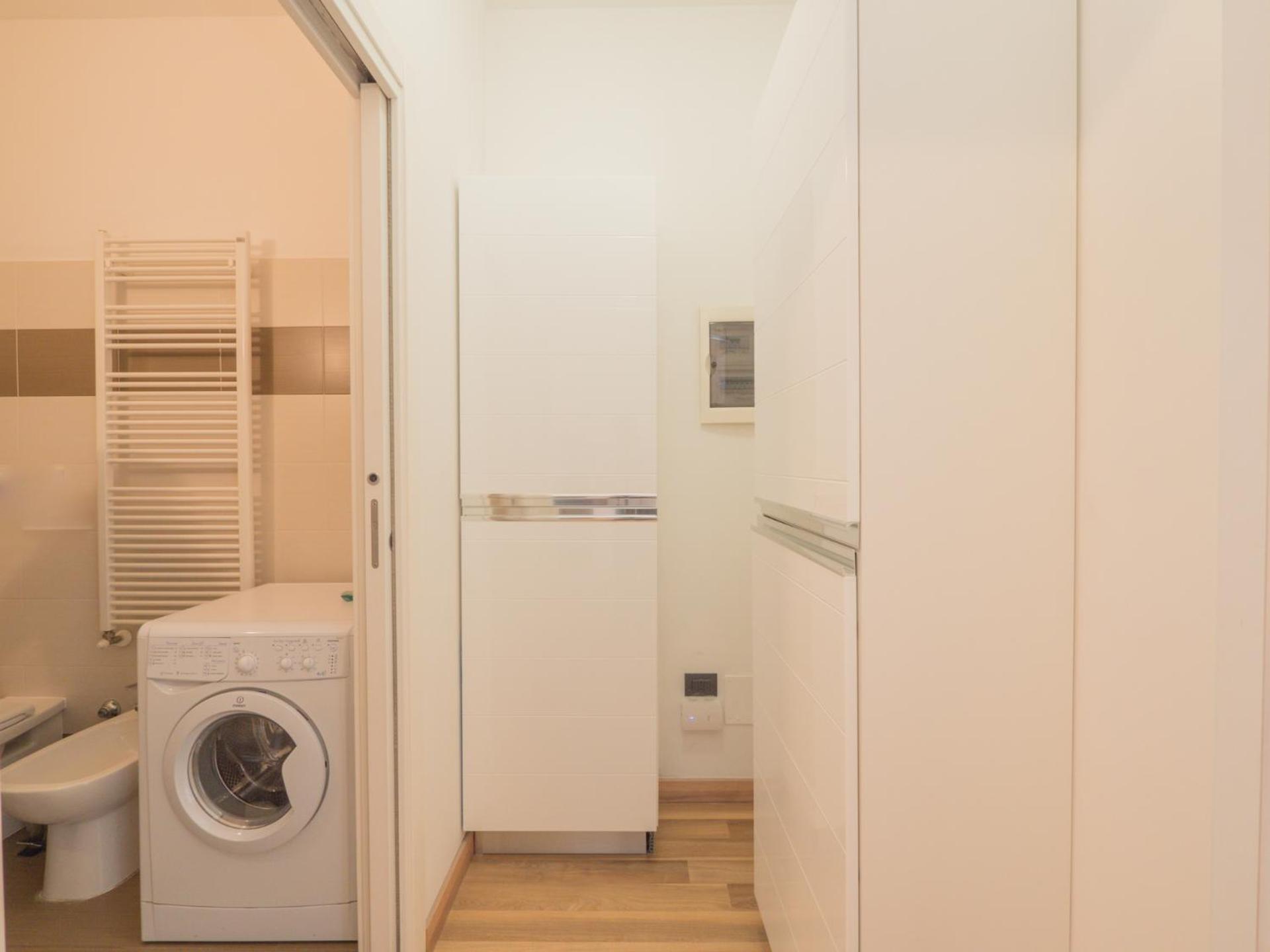 Rentopolis Apartments - Palazzo Candiani Милано Екстериор снимка