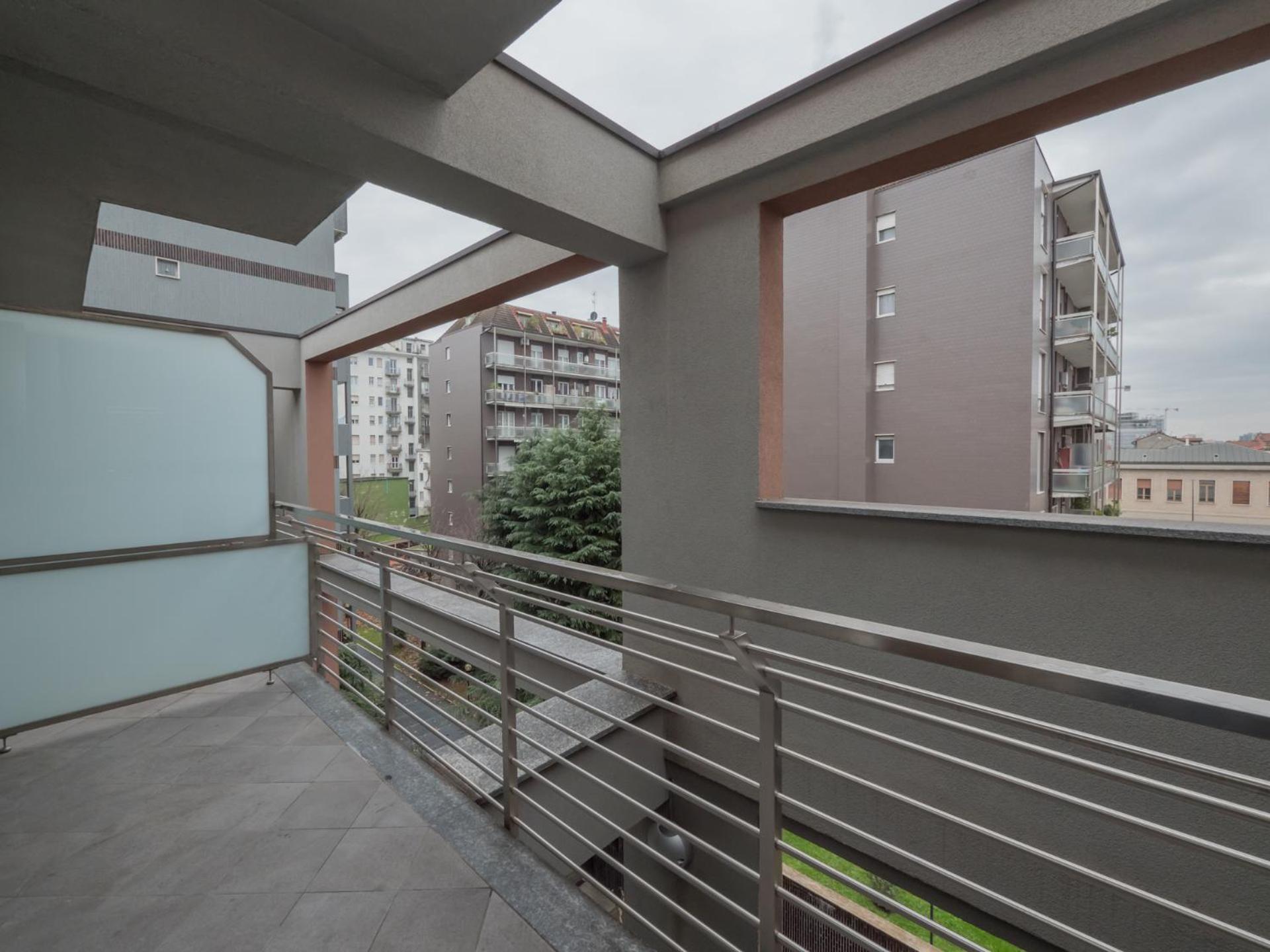 Rentopolis Apartments - Palazzo Candiani Милано Екстериор снимка