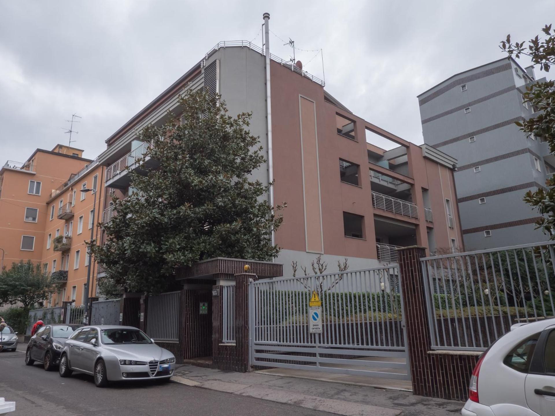 Rentopolis Apartments - Palazzo Candiani Милано Екстериор снимка