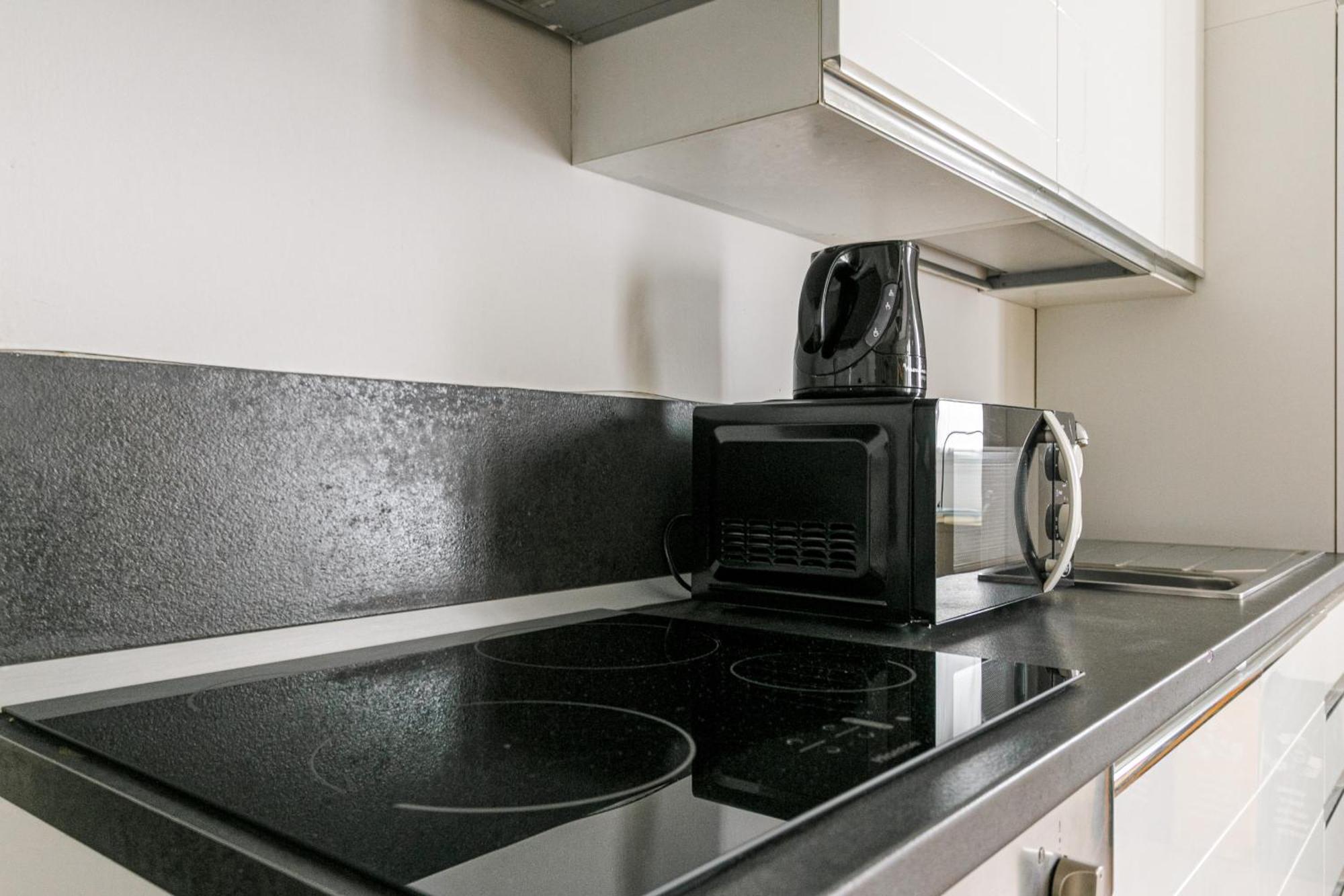 Rentopolis Apartments - Palazzo Candiani Милано Екстериор снимка