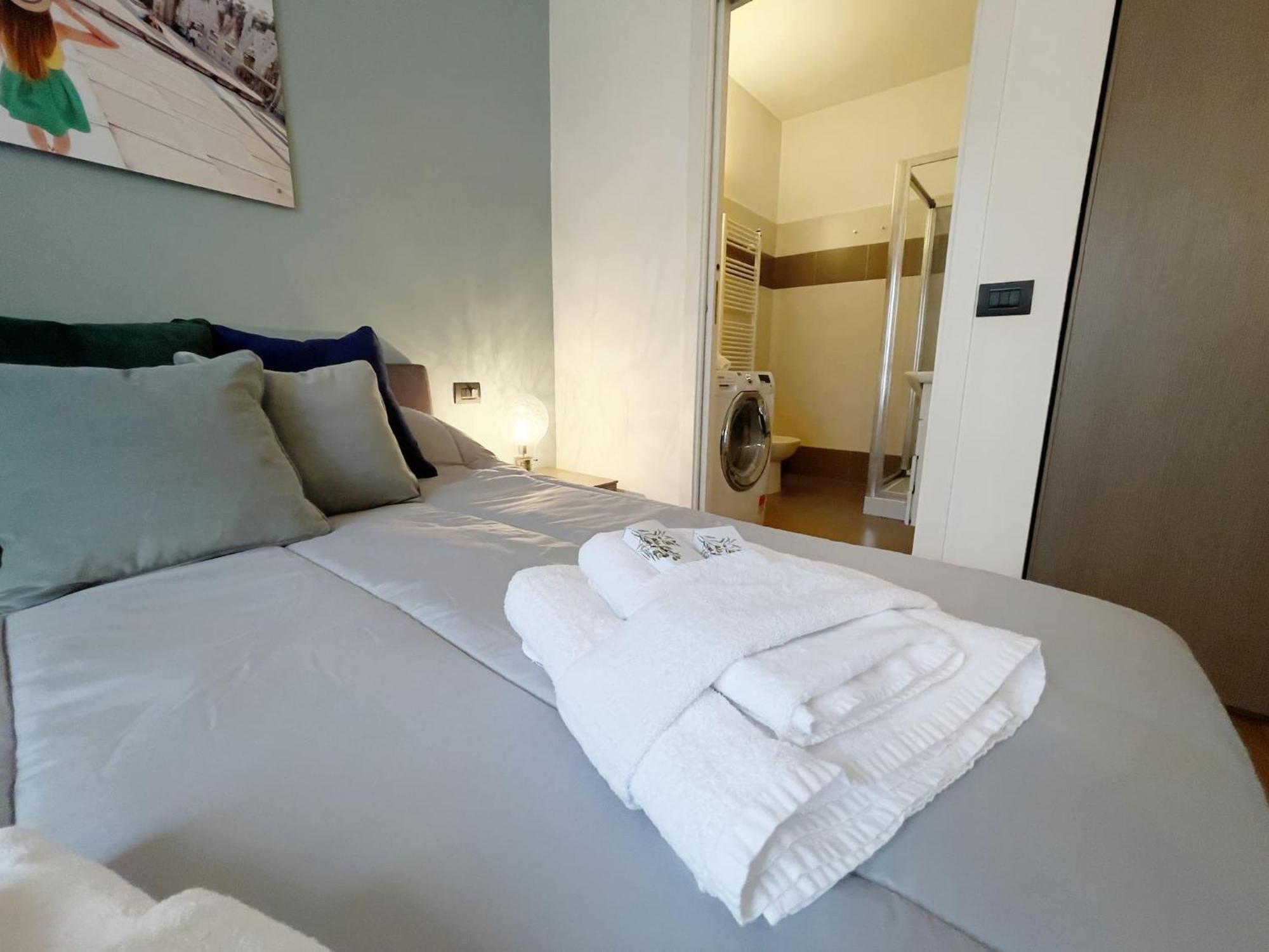 Rentopolis Apartments - Palazzo Candiani Милано Екстериор снимка