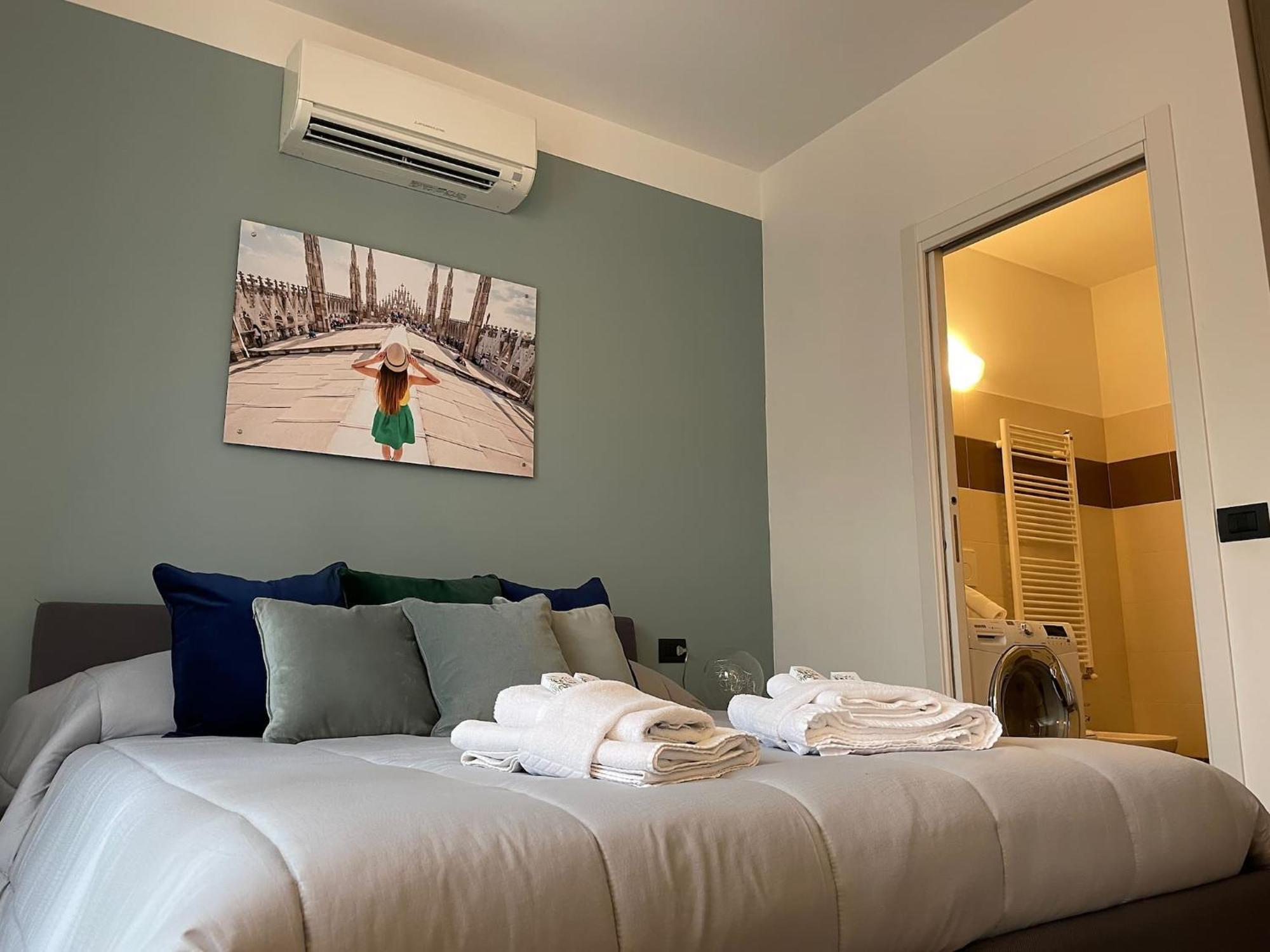 Rentopolis Apartments - Palazzo Candiani Милано Екстериор снимка